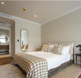 Selection of 5 bedroom seafront villas with pool on Ciovo near Trogir, sleeps 10
